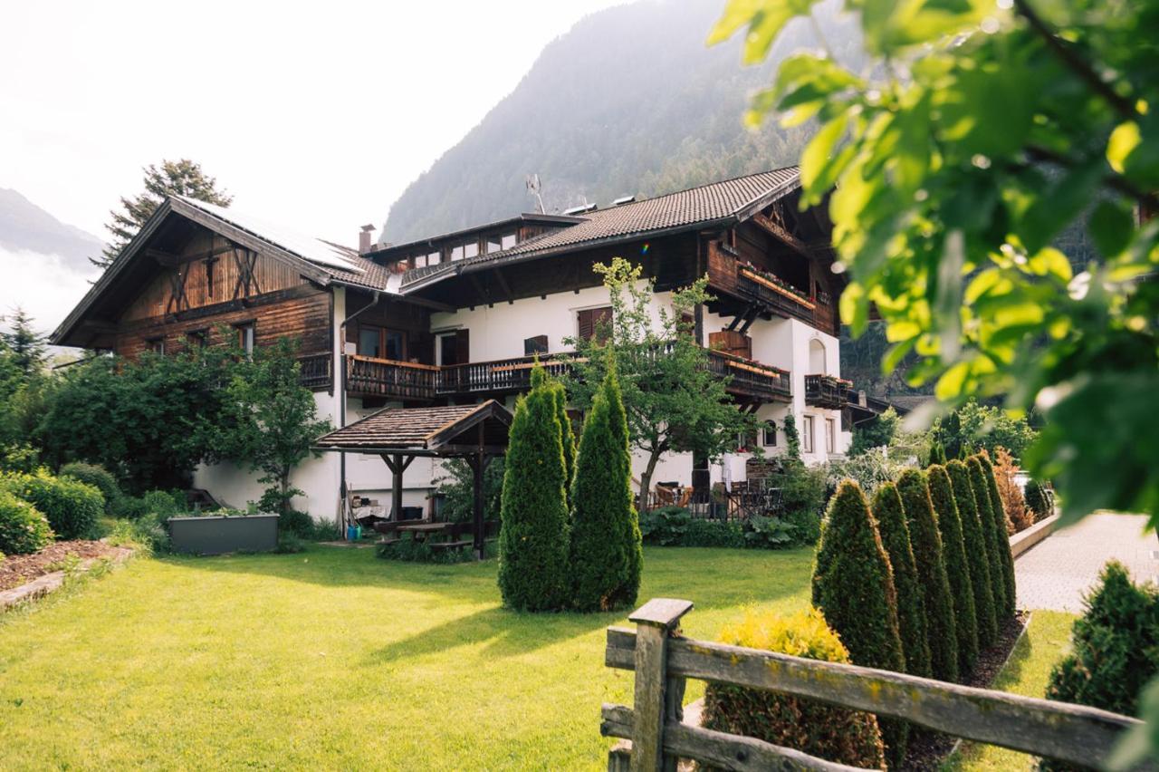 Gasthof Residence Brugghof & Erlhof Campo Tures Extérieur photo