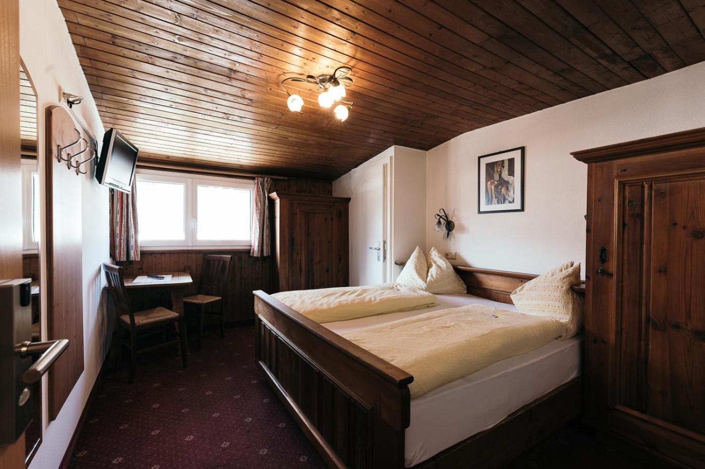 Gasthof Residence Brugghof & Erlhof Campo Tures Chambre photo